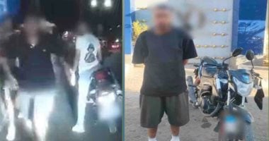 ضبط قائد دراجة نارية لتعديه على سائق سيارة بسبب أولوية المرور 