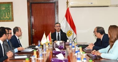 وزير التموين خلال اجتماع لمتابعة مستجدات إنتاج السكر وخطط تطوير صناعته