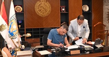 محافظ جنوب سيناء يعتمد 26 عقدًا جديدًا لتقنين أوضاع أراضي المواطنين بمدينة دهب
