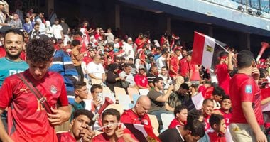مدرجات استاد القاهرة تتزين بالجماهير احتفالات بمنتخب مصر 