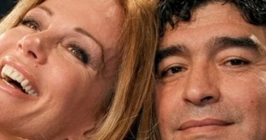 مارادونا وعارضة الازياء 