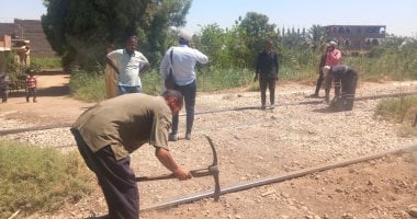غلق 20 معبراً غير قانونية على شريط السكك الحديدية بدشنا في قنا