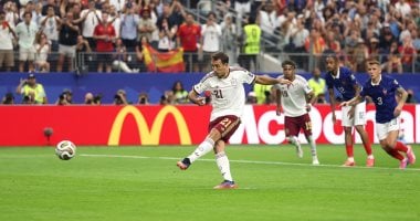 إسبانيا تنهي الشوط الأول أمام فرنسا بالتقدم 1