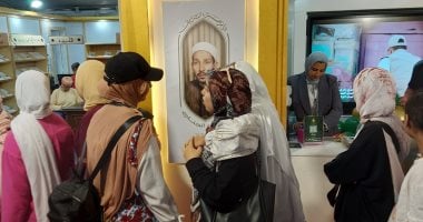 اقبال على جناح الازهر