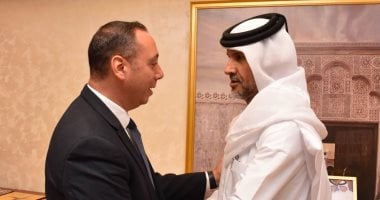 سفير قطر يستقبل موفد الرئاسة لتقديم واجب العزاء فى الأمير الوالد