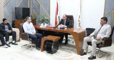 نائب محافظ الوادي الجديد يلتقي وفد شباب المتوسط المشاركين فى مؤتمر التغير المناخي