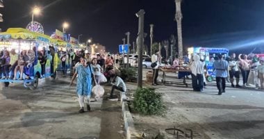 ليالي مصيف مطروح شكل تاني.. فسح على الكورنيش والبهجة تعم كل الأماكن