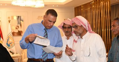 محافظ جنوب سيناء يلتقي أهالي قرية الجبيل ويستمع لآرائهم