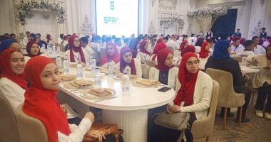 خلال حفل تكريمهم.. طلاب أولى ثانوى تفوقوا فى البرمجة بمجموع 100%.. دراسة البرمجة هى المستقبل.. ويؤكدون: الاستمرار فى تطوير المهارات التكنولوجية الطريق لسوق العمل المحلى والدولى.. ويشكرون وزير التعليم