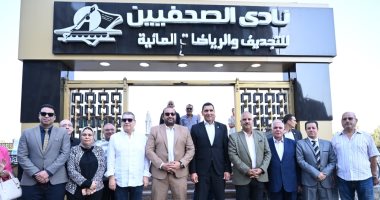 وزير الشباب والرياضة يتفقد أعمال تطوير نادى الصحفيين.. صور