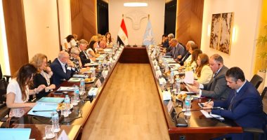 القومي لحقوق الإنسان يبحث مع البرلمان الأوروبي حرية التعبير وحماية المرأة والطفل