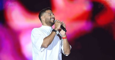 محمد حماقى يطلب من جمهور Egyptian Fan Zone غناء «ما بلاش» معه