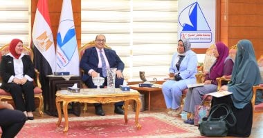 رئيس جامعة كفر الشيخ يستقبل لجنة المجلس الصحى لاعتماد مركز تعزيز المهارات بكلية التمريض