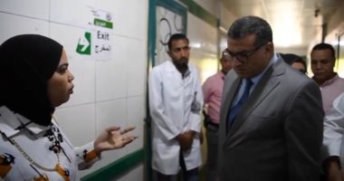 سيدة لمحافظ قنا خلال جولته بالمستشفى العام: "كل حاجة بنجيبها من خارج المستشفى"