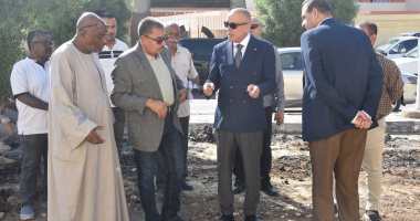 متابعة دورية للعمل فى تنفيذ المرافق بشارع خالد بن الوليد بالأقصر.. صور