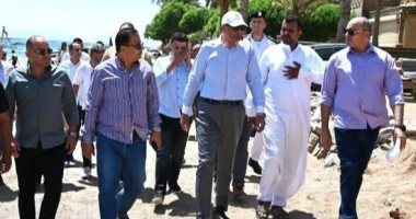 محافظ جنوب سيناء يتفقد المناطق المحرومة من الصرف الصحي في العصلة بمدينة دهب