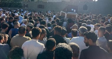 تشييع جثماني شابين من الفيوم لقيا مصرعهما بسبب تسريب غاز أثناء عملهما بالسعودية