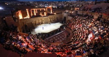 رئيس وزراء الأردن يفتتح فعاليات الدورة الـ40 لمهرجان جرش للثقافة والفنون