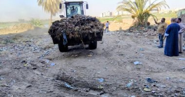 الوحدة المحلية لحي شرق سوهاج ترفع 30 طنا من مخلفات الحرائق وتحرر محاضر للمخالفين