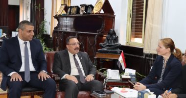 جامعة الإسكندرية تبحث مع الهيئة الألمانية التبادل العلمي وتعزيز التعاون