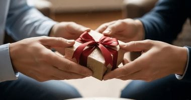 لو عيد جوازك قرب.. 6 هدايا غير تقليدية تحمل ذكرى لا تُنسى