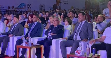 انطلاق مهرجان جمصة الصيفي بحضور فنانين وتفاعل كبير من الجمهور.. صور