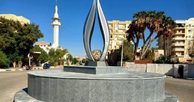 الخارجة وجمالها.. تتصدر مدن الجمهورية فى انخفاض نسبة التلوث ونقاء الطبيعة.. تطبق منظومة الهوية البصرية فى الميادين والشوارع.. وتتوسع فى تشغيل المنشآت الحكومية والحدائق العامة والمساجد بالطاقة الشمسية.. صور