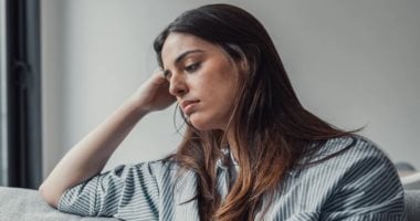 مش بتركز ولا بتعترف بيه؟.. اعرف كيف يتعامل كل جيل مع حزنه إزاى؟