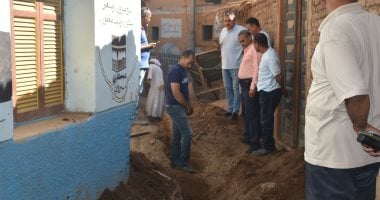 رئيس مياه الأقصر يتابع أعمال تنفيذ الوصلات المنزلية بقرى مركز إسنا