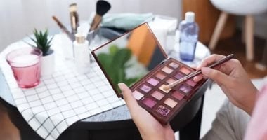 اتجاه مكياج جديد يجعل فتيات جيل زد أكبر سنًا.. اعرفيه وتجنبيه