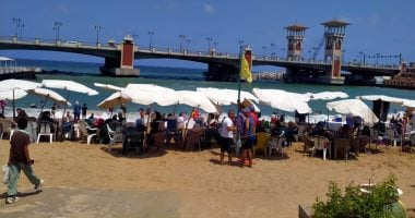 شواطئ القطاع الشرقى بالإسكندرية تسجل إشغالا كاملا فى آخر جمعة من يوليو