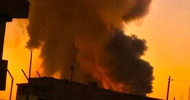 حريق هائل فى مصنع أثاث بدمياط الجديدة.. و7 سيارات إطفاء تحاصر النيران