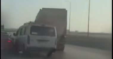 القبض على سائق النقل المتهم بتعريض المارة للخطر على طريق الإسكندرية الصحراوي