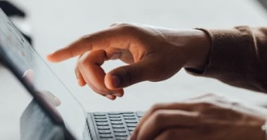 فشل نشر رواية جريمة بقيمة مليونى دولار بسبب شبهات استخدام الذكاء الاصطناعى