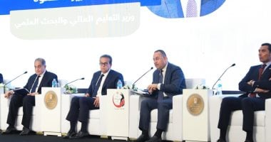 وزير التعليم العالي: استمرار العمل على تطوير البرامج الدراسية وإطلاق برامج دولية