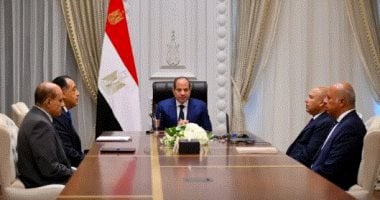 تطوير كوبري أكتوبر وتشغيل مونوريل غرب النيل.. تفاصيل اجتماع الرئيس مع وزير النقل