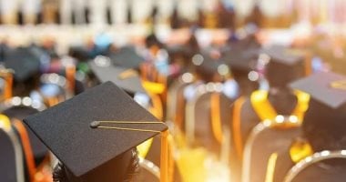 لو جيت وجبتها لك؟.. أمريكية تنقذ حفل تخرج ابنتها بعد اعتذار خبيرة التجميل