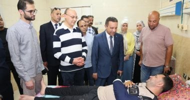 محافظ المنوفية يزور نائب رئيس حي شرق للاطمئنان على حالته الصحية إثر تعرضه للتعدى