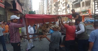 تحرير 14 محضرا وغلق 11 منشأة مخالفة وإزالة 23 سقيفة مخالفة بالإسكندرية