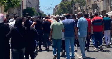 تشييع جثمان الشاب المقتول على يد جاره بسبب خلافات في الإسكندرية.. صور