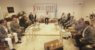 محافظ أسيوط يستقبل نقيب الصحفيين ووفد مجلس النقابة