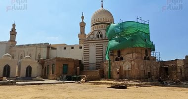 ترميم المنطقة المحيطة بضريح السيدة نفيسة وقبة الخلفاء العباسيين