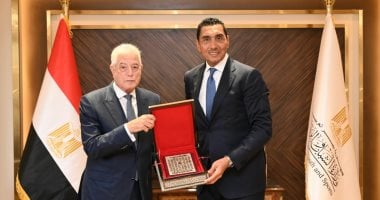 وزير الرياضة يستقبل مستشار رئيس الجمهورية للتنمية المحلية لبحث تعزيز السياحة الرياضية