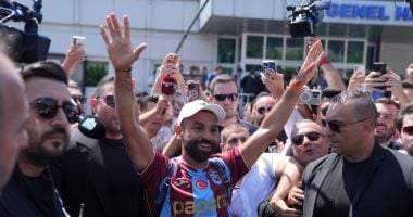 جماهير طرابزون سبور تحتفل بوصول محمد صلاح وسط ترقب كبير