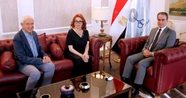 نبيلة عبيد تعود إلى الإذاعة المصرية برواية لـ إحسان عبد القدوس