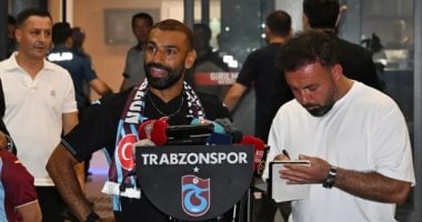 إطلالة محمد صلاح تتحول إلى موضة.. حلاق تركي يعلن توفير «قصة شعر» الفرعون