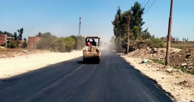 توجيهات عاجلة لتمهيد الطريق الرئيسى لقرية غرب أسوان