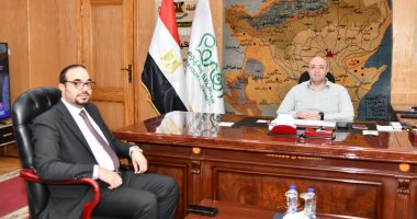 محافظ الفيوم يستقبل مدير الصحة الجديد.. ويؤكد: جودة الخدمات الطبية أولوية