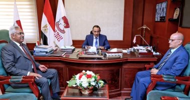 محافظ سوهاج يستقبل وكيل وزارة التربية والتعليم الجديد