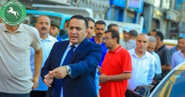 رئيس مدينة كفر صقر يقود حملة مكبرة لإزالة الاشغالات ويحرر محاضر للمخالفين